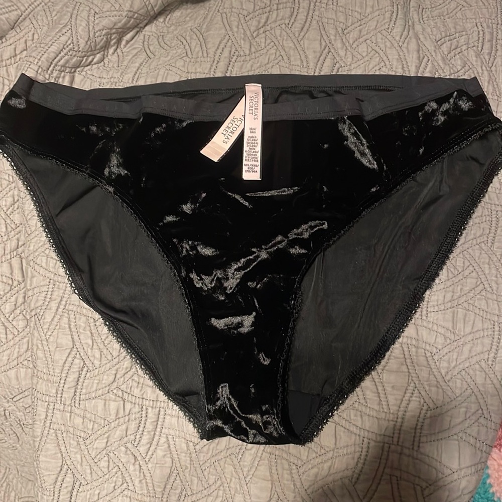 Victoria’s Secret Velvet stretchy, soft panties beautiful and comfortable NWT